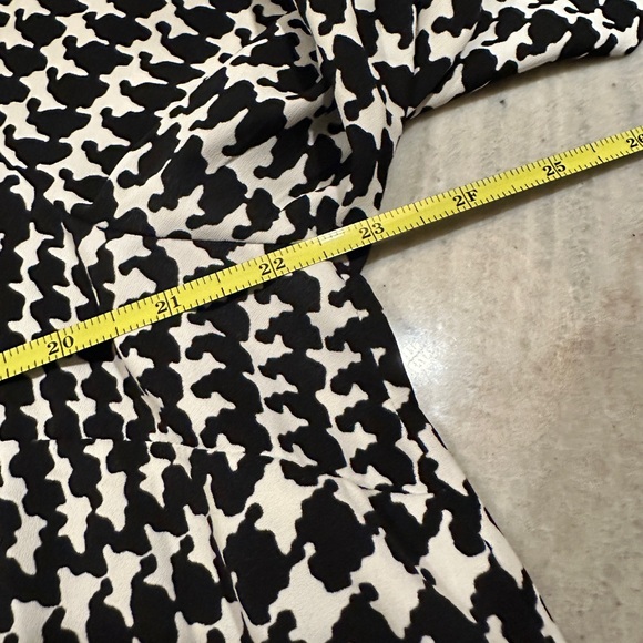 SOLD**POET SLEEVE Sz. L TOP - HOUNDSTOOTH SOLD OUT** - Picture 7 of 10